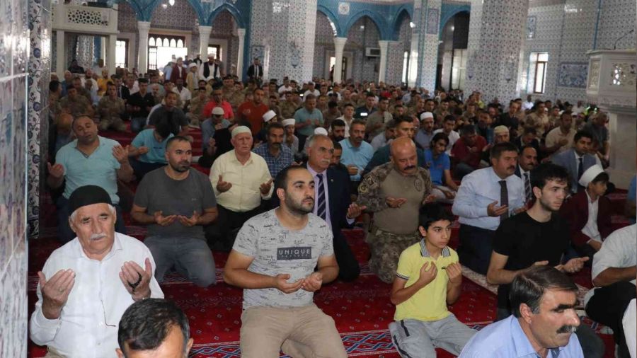Iğdır'da şehit 13 polis için mevlit okundu