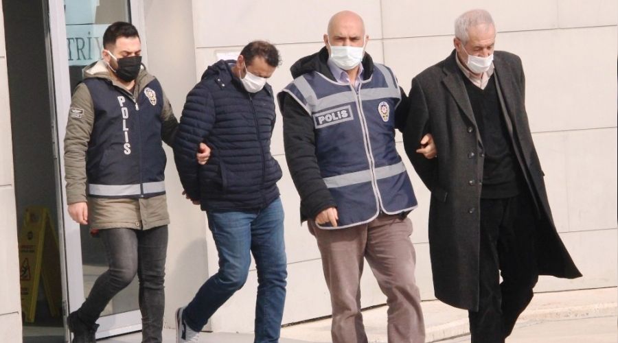 İnternetten buldukları arsaları sahte kimlikle sattılar