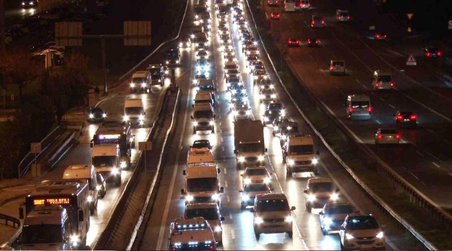 İstanbul'da haftanın ilk iş günü