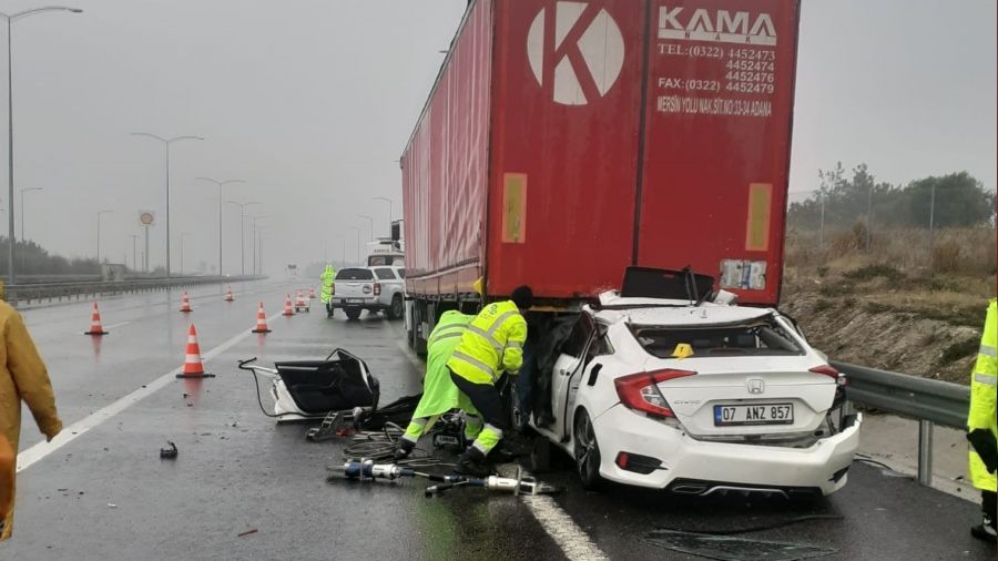 İzmir-İstanbul Otoyolunda feci kaza