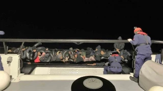 İzmir'de 62 kaçak göçmen yakalandı