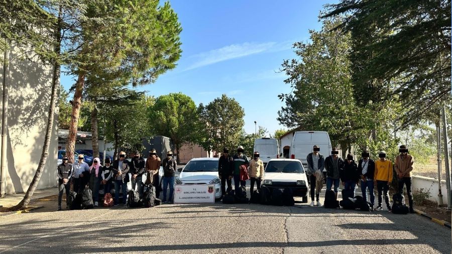 Kırklareli'nde 984 kaçak göçmen yakalandı