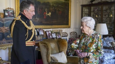 Kraliçe II. Elizabeth'ten uzun zaman sonra ilk kez yüz yüze görüşme