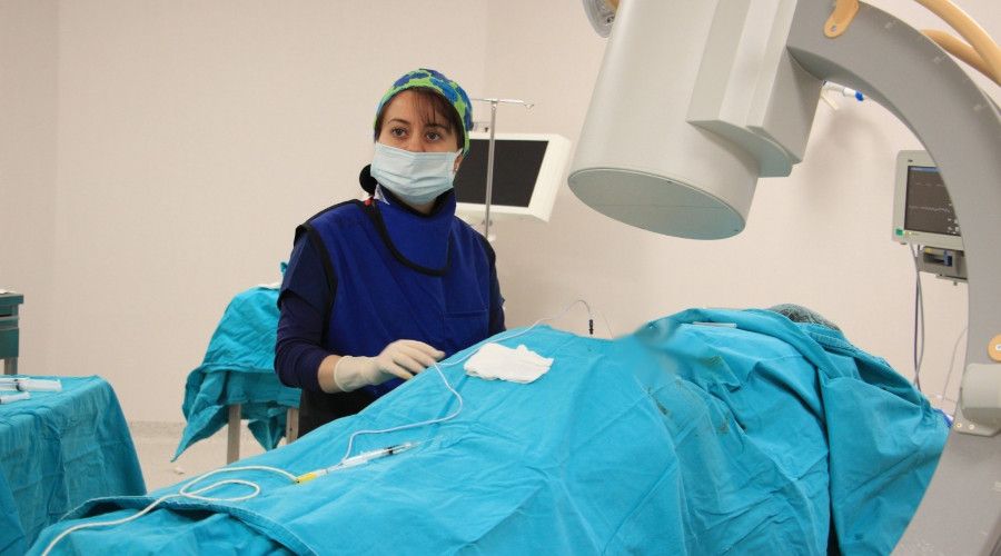 Kronik ağrısı olan bu kliniğe geliyor