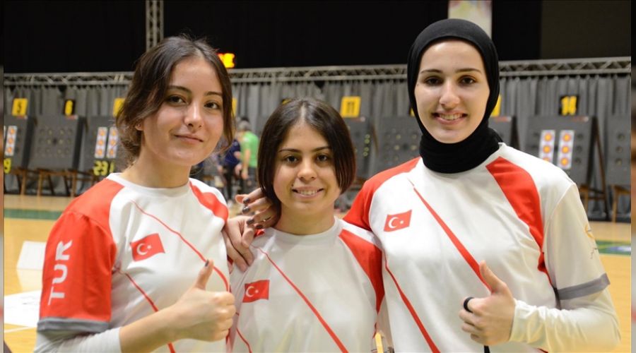 Milli okçular Slovenya'dan rekorla döndü