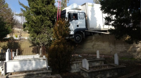 Navigasyona uydu, mezarlıkta askıda kaldı