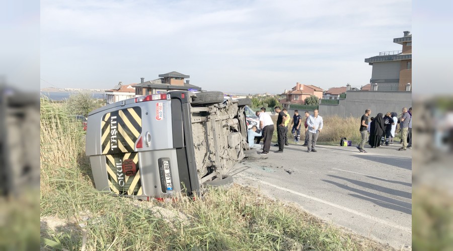 Öğrenci servisi takla attı