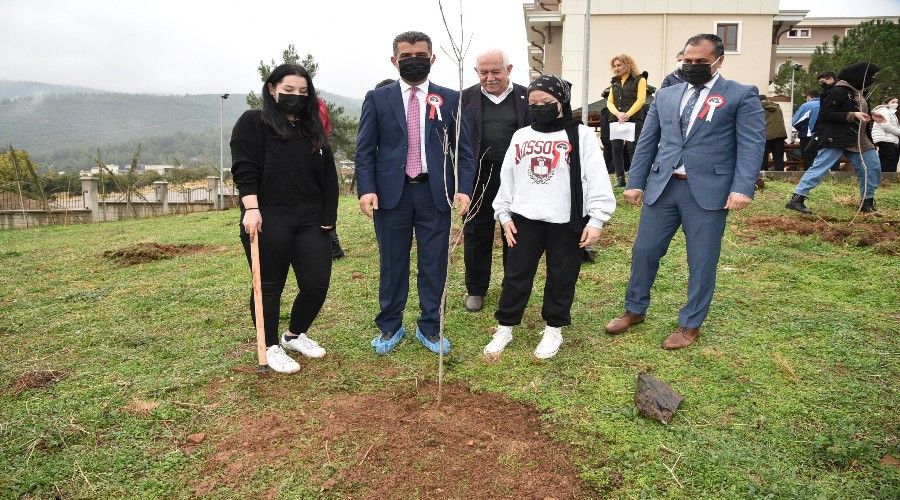 Öğretmenler anısına hatıra ormanı oluşturuldu