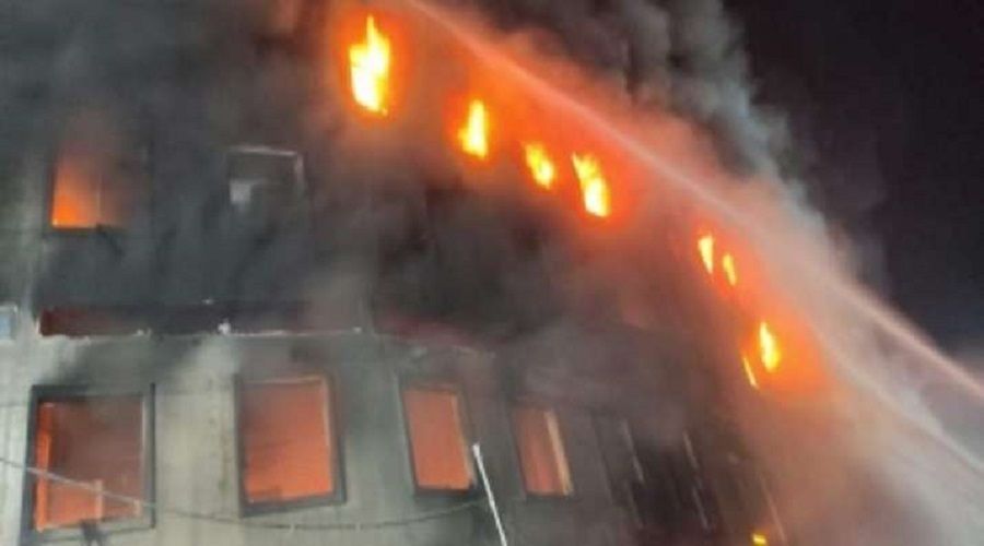 Pakistan'da fabrika yangını: En az 15 ölü