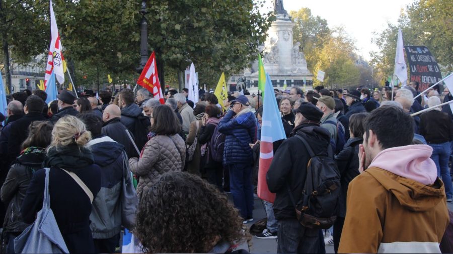 Paris'te rkla kar gsteri dzenlendi