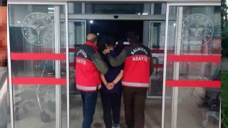 Polisler suçluları tespit için kurye kılığına girdi