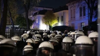 Polonya Anayasa Mahkemesi önünde gösteri ve polis ablukası sürüyor