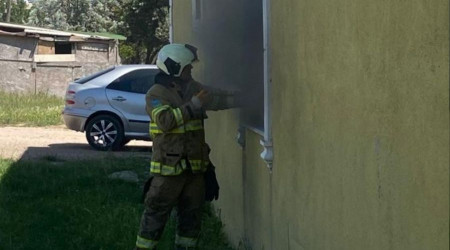 Prizde unutulan şarj cihazı evi yaktı