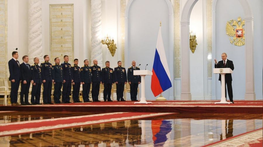 Putin'den Ukrayna'da görev yapan askerlere 'Altın Yıldız' madalyası