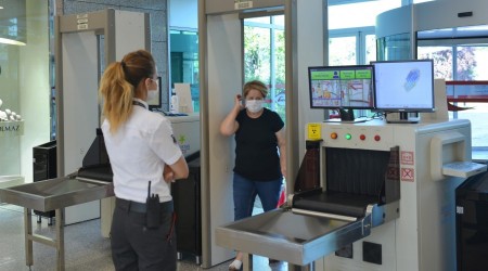 Salgın AVM’leri sarstı