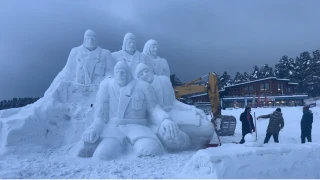Sarıkamış'ta kardan heykellerin yapımı tamamlandı