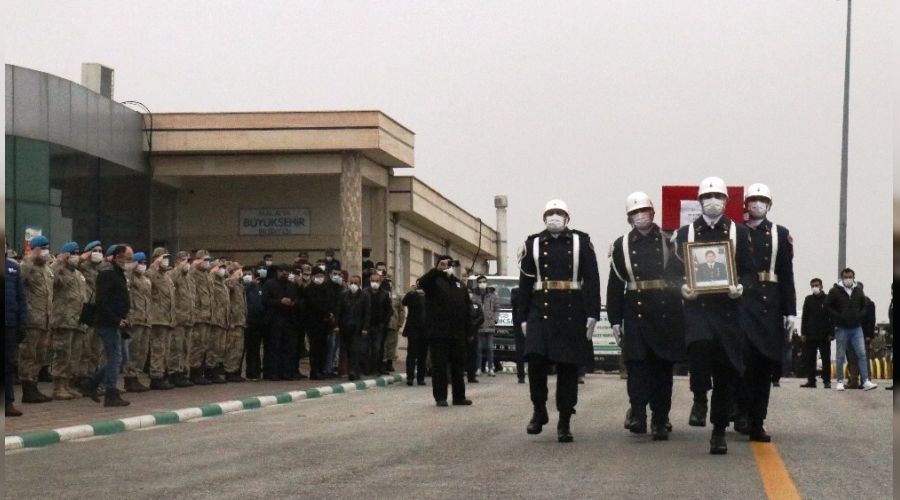 Şehit uzman çavuş toprağa verildi