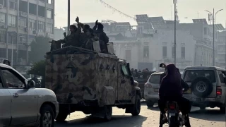 Silahlı gruplar Suriye'nin başkenti Şam'ın merkezine giriyor