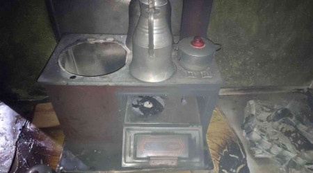 Soba yakmak için kullanılan benzin evde patlamaya neden oldu
