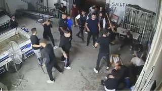 Sopa, kürek ve av tüfekli kavga