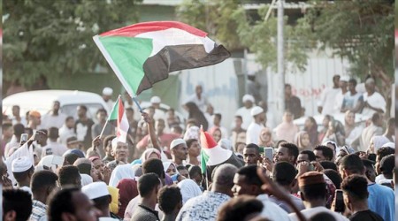 Sudan'daki uzlamadan dnya memnun