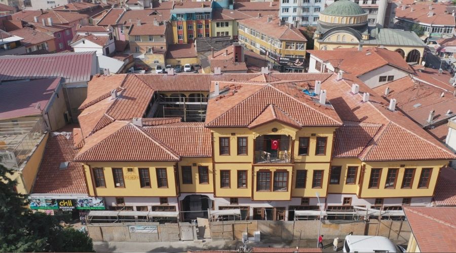 Tarihi han gün sayıyor