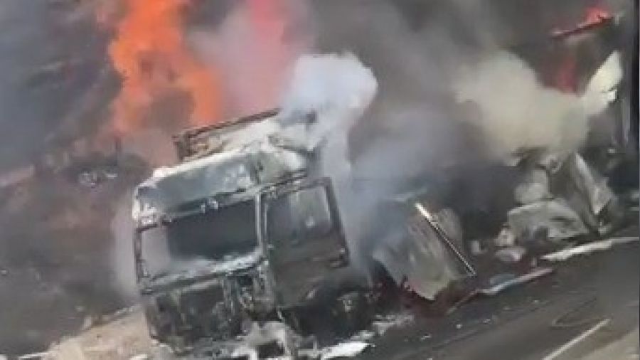 Tırdaki 20 ton fındık kül oldu