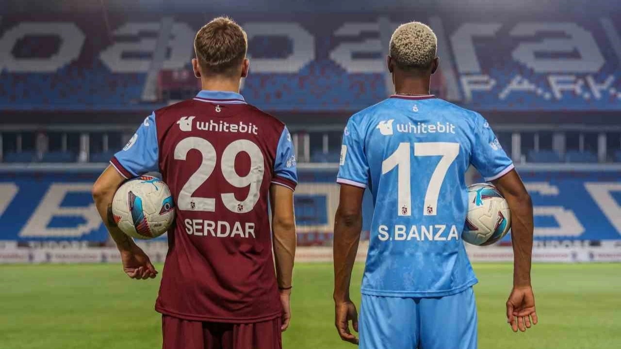 Trabzonspor, yeni transferleri Siman Banza ve Serdar Saat'ya stadyumda forma giydirdi