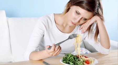 Yeme bozukluğu asosyalleştiriyor