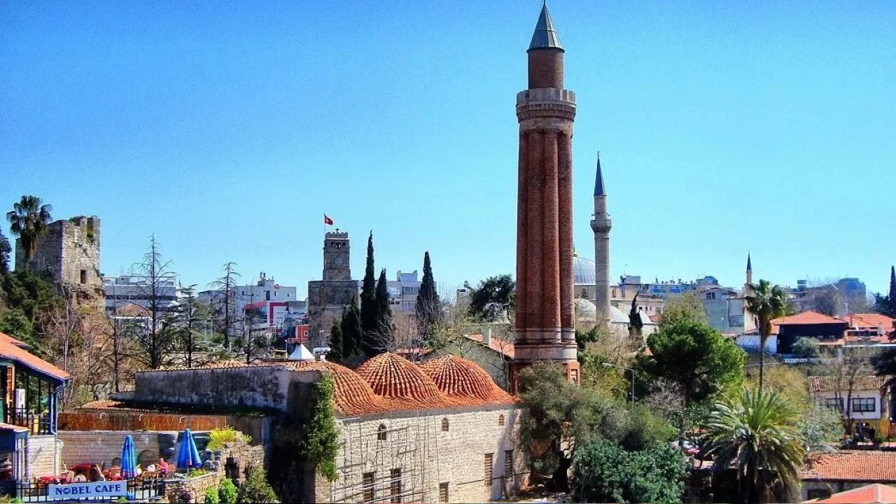 Yivli Minare Camii