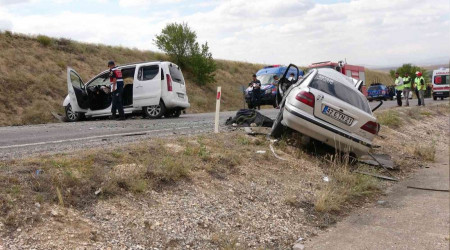 Yozgat'ta trafik kazası: 2 ölü 4 yaralı