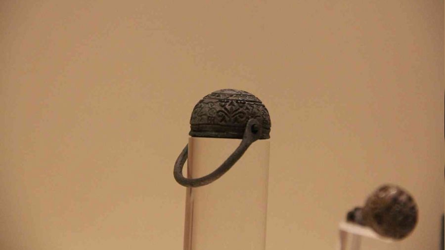 3 bin 600 yıllık mühür krem kutusunda kaçırılırken yakalandı