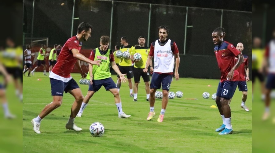 Alanyaspor, zirve yarışında Hatayspor'u ağırlayacak