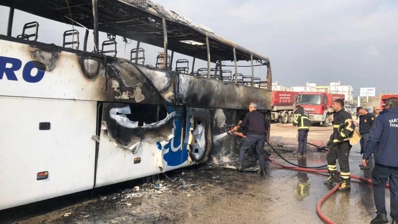 Alev alan Metro Turizm otobüsünde 14 yolcu ölümden döndü