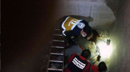 Asansör boşluğuna düşen 2 kişi kurtarıldı