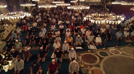 Ayasofya sabahları da doluyor