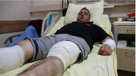 Ayı saldırısından güreşerek kurtuldu