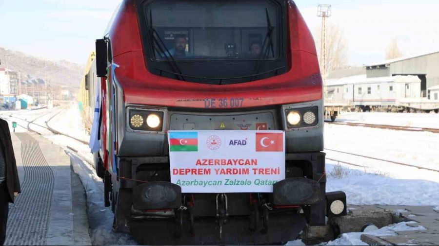 Azerbaycan'dan deprem blgesine 510 ton yardm