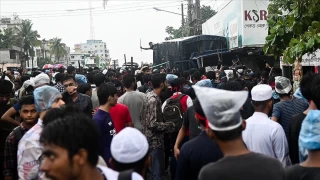 Banglade'te asker ynetime el koydu