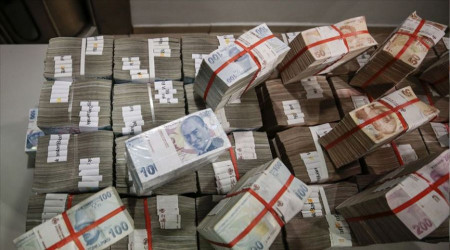Bankalar para stoklamaya devam ediyor