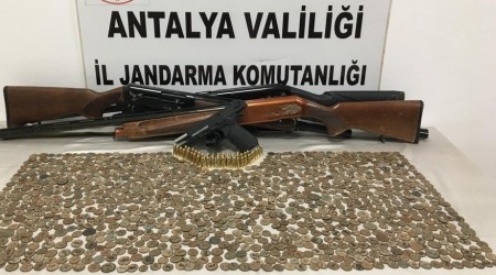 Baskında bin 83 tarihi sikke ele geçirildi