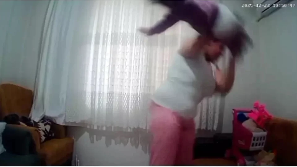 Bebeğine şiddet uygulayan anneye 6 yıl hapis cezası verildi