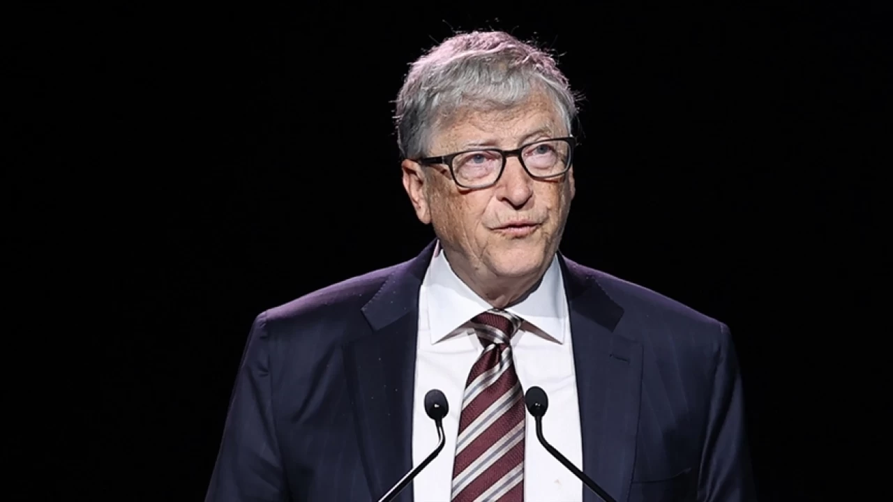 Bill Gates'ten Harris'e destek