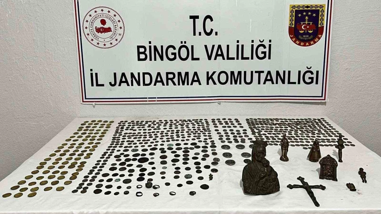 Bingöl'de 734 adet tarihi eser ele geçirildi