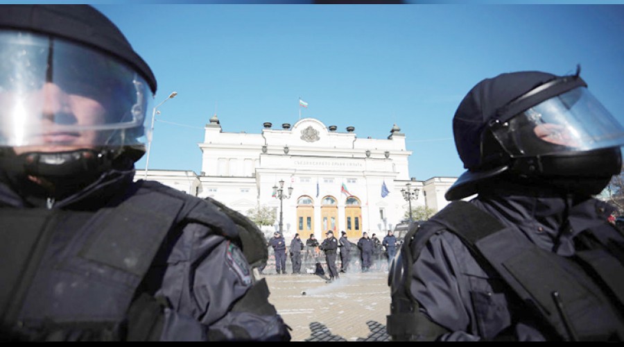 Bulgar polisi, gazı kendilerine sıktı