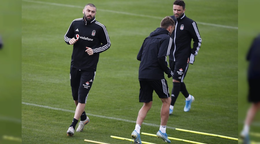 Burak sakatlığını atlattı