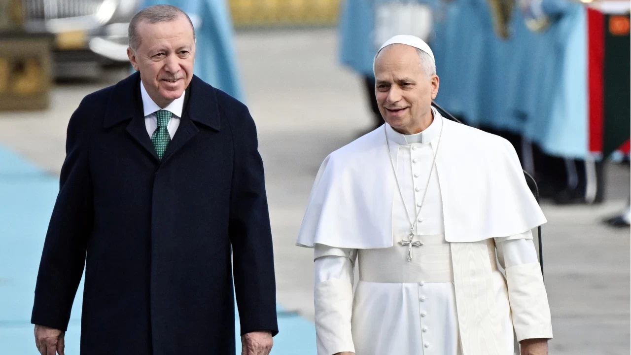 Cumhurbaşkanı Erdoğan, Vatikan Devlet Başkanı Papa 14. Leo'yu resmi törenle karşıladı
