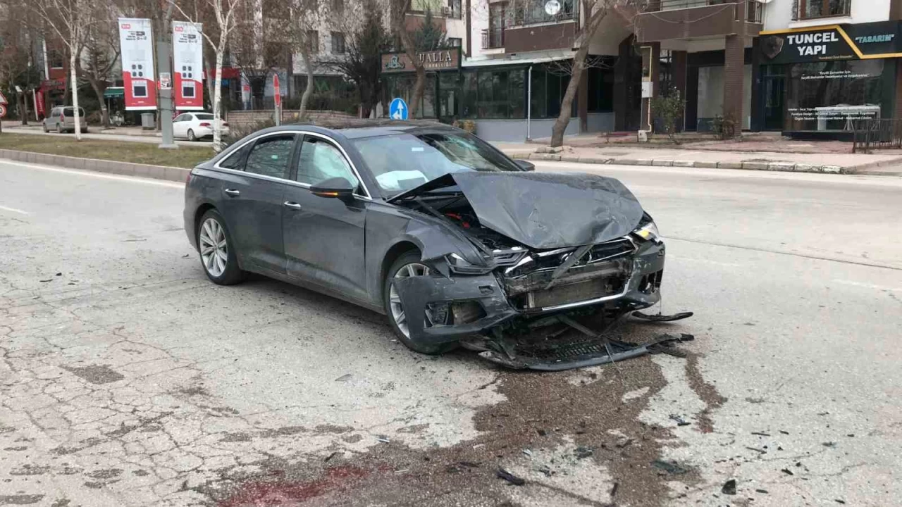 Elaz'da trafik kazas: 5 yaral