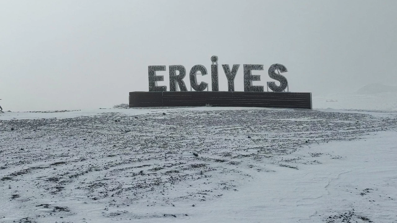 Erciyes Kayak Tesisleri beyaza brnd