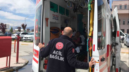 Erzincan'da aracın içinde közle ısınmaya çalışan 3 kişi zehirlendi